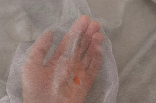 Suéter gris transparente de cuello alto