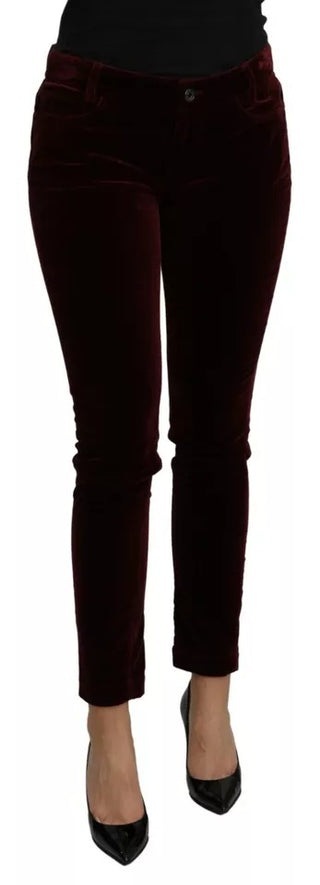 Pantalones ajustados de terciopelo burdeos con lycra