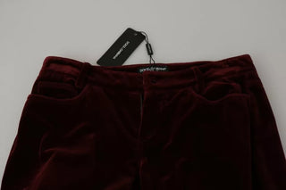 Pantalones ajustados de terciopelo burdeos con lycra