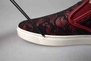 Schwarze rote Schnürsenkel Slip-On Low Top Sneakers Schuhe