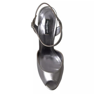 Sandalias de tacón con plataforma de cuero plateado
