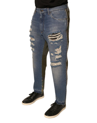 Jeans rectos azules desgastados y recortados