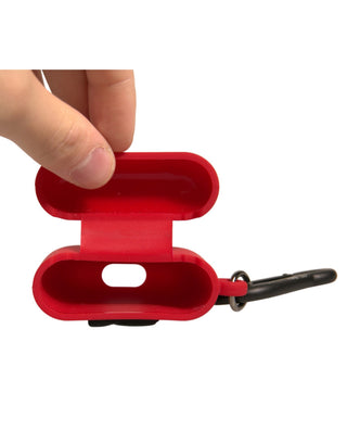 Rotes Silikonkautschuk-AirPods-Case mit geprägtem Logo