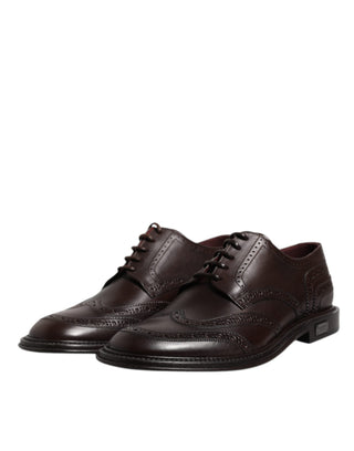 Zapatos formales Derby de cuero marrón con puntera alada y cordones  