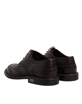 Zapatos formales Derby de cuero marrón con puntera alada y cordones  