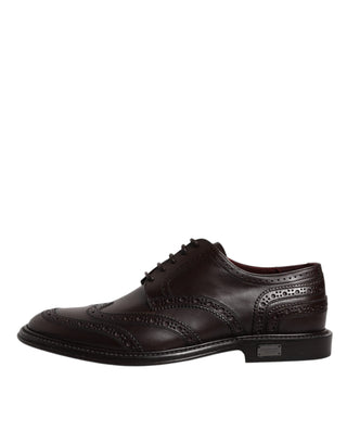 Zapatos formales Derby de cuero marrón con puntera alada y cordones  