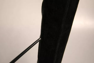 Botas altas hasta la rodilla de ante negro con tacón de aguja
