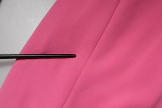 Vestido mini rosa de viscosa con mangas cortas y espalda descubierta  