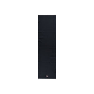 Schwarzer Schal aus recyceltem Polyester