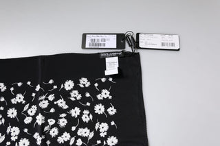 Chal cuadrado de seda negra con flores