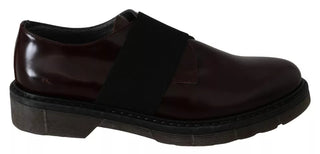 Dunkelbraune Lederschuhe mit elastischem Riemen