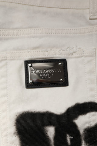 Weiße zerrissene Jeans mit Graffiti-Print
