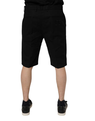 Schwarze Stretch-Bermudashorts mit mittelhohem Bund aus Baumwolle