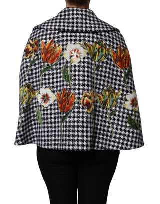 Chaqueta capa negra y blanca con patrón monocromo floral