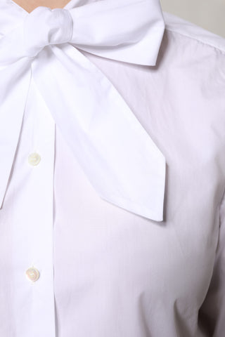 Weiße Langarmbluse mit Ascot-Kragen