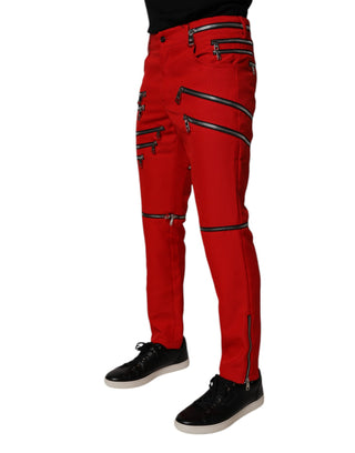 Rote gerade Hose mit Reißverschlussverzierungen