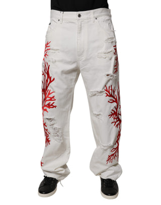 Jeans de mezclilla rectos desgastados con corales blancos