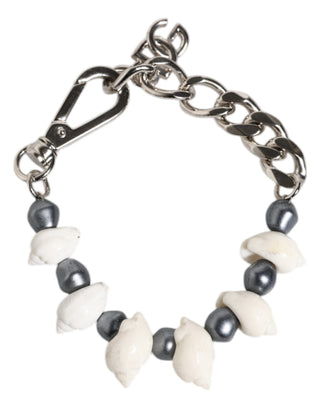 Pulsera con colgante de concha y logo DG de latón plateado  