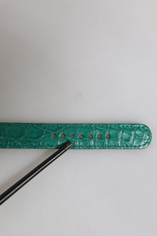 Brazalete de cuero exótico verde con hebilla metálica dorada  