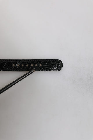 Brazalete de cuero exótico negro con hebilla metálica dorada  
