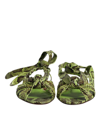 Sandalias verdes con estampado animal y tiras al tobillo