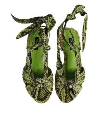Sandalias verdes con estampado animal y tiras al tobillo