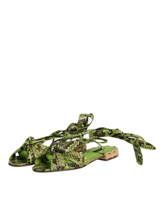 Sandalias verdes con estampado animal y tiras al tobillo