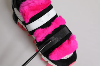 Zapatillas negras con detalles de piel rosa