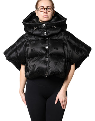 Chaqueta corta acolchada negra con capucha y cremallera completa