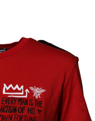 Camiseta roja de algodón con cuello redondo y mangas cortas