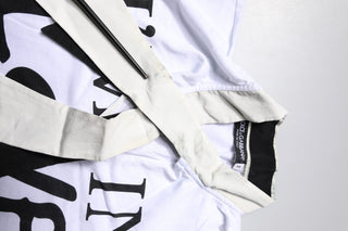 Camiseta blanca de mezcla de algodón y seda con cuello ascot