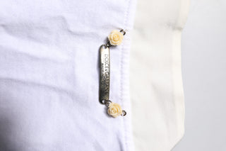 Weißes T-Shirt aus Baumwoll-Seiden-Mischgewebe mit Ascot-Kragen