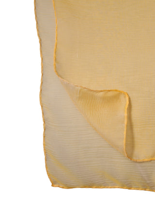 Bufanda chal envolvente rectangular de seda amarilla