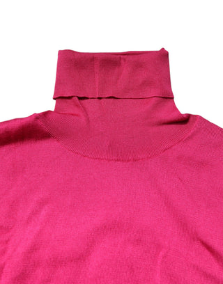Rosa Seidenstrick-Rollkragen-Croptop