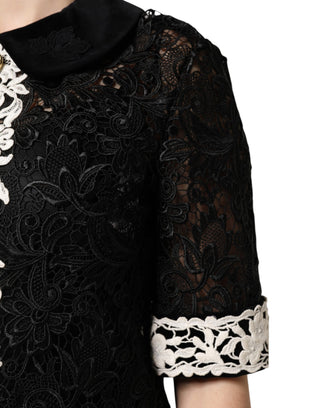 Vestido corto negro con encaje floral y adornos