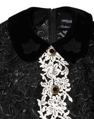 Vestido corto negro con encaje floral y adornos