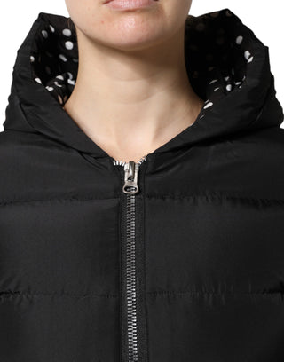 Chaqueta reversible negra acolchada con capucha y cremallera