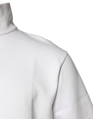 Camiseta de algodón blanca con cuello alto y aplique DG