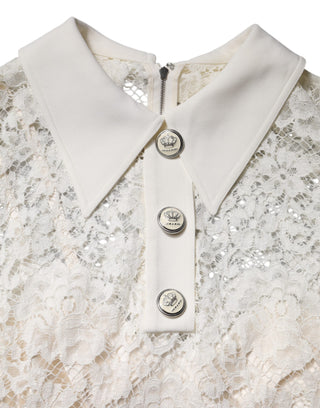 Vestido blanco de encaje floral con mangas largas y corte en A