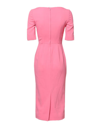Vestido midi rosa de viscosa con mangas cortas y corte recto
