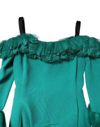 Vestido mini verde de encaje con hombros descubiertos y corte recto
