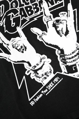 Camiseta negra de algodón con estampado y mangas cortas