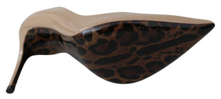 Zapatos de tacón de aguja de charol beige