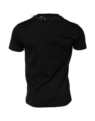 Camiseta negra con logo adornado y manga corta  