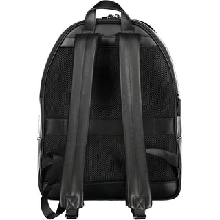 Mochila negra de poliuretano para hombre  