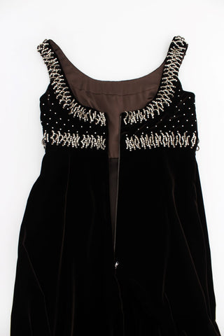 Vestido de gala de terciopelo marrón con cristal
