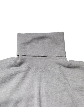 Suéter de cuello alto de manga larga gris