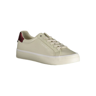 Zapatilla femenina de cuero beige