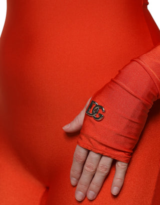 Rot-schwarzer Overall mit Rollkragen und hautengem Schnitt