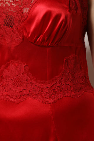Vestido largo maxi sin mangas de seda roja